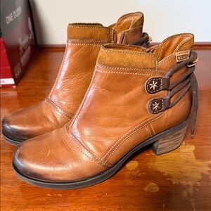 PIKOLINOS Tan Leather Ankle Booties